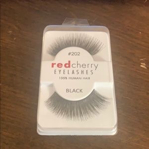 Women’s Eyelashes